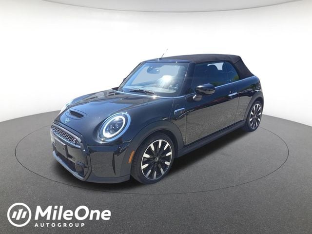 2024 MINI Convertible Cooper S's photo