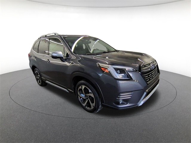 2023 Subaru Forester Touring photo 3