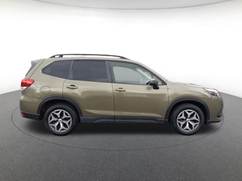 Used 2023 Subaru Forester Premium AWD SUV