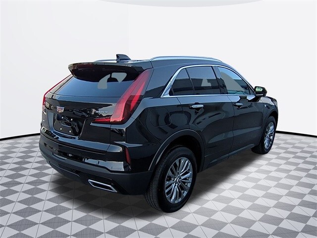 2025 Cadillac XT4 Premium Luxury photo 4