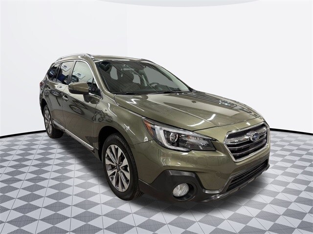 2018 Subaru Outback 3.6R Touring photo 3