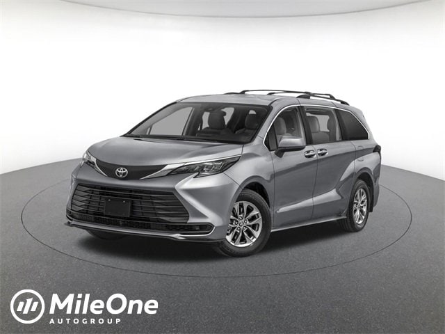 2026 Toyota Sienna LE's photo