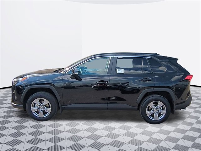 2025 Toyota RAV4 XLE photo 2
