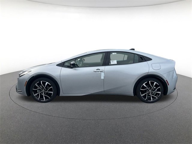 2026 Toyota Prius Plug-in Hybrid XSE photo 2