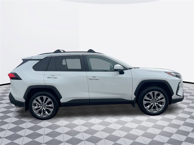 2024 Toyota RAV4 XLE Premium photo 3