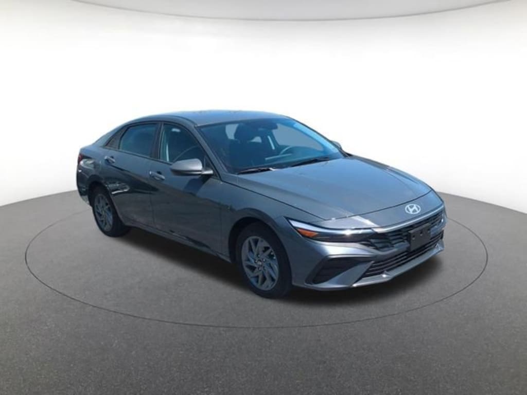 Used 2025 Hyundai Elantra Hybrid Blue Sedan