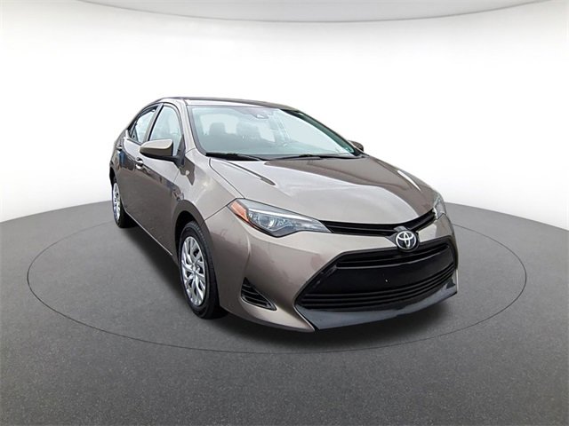 2018 Toyota Corolla LE photo 3