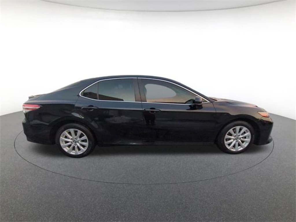 Used 2018 Toyota Camry LE Sedan