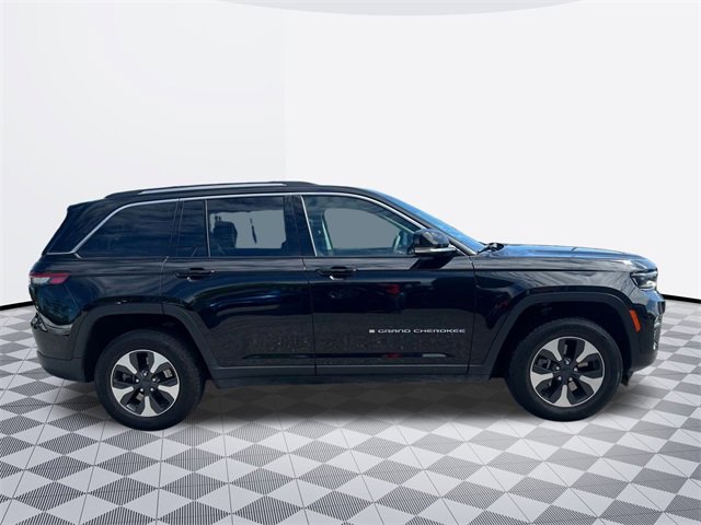 2024 Jeep Cherokee 4xe Sport photo 3
