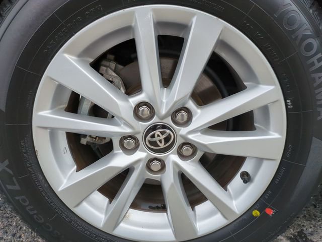 2025 Toyota Camry LE - Photo 21