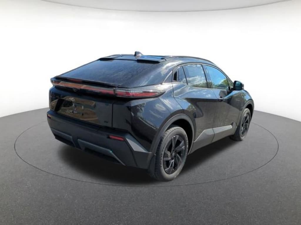 New 2026 Toyota C-HR SE SUV
