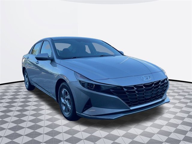 2022 Hyundai Elantra SE photo 3