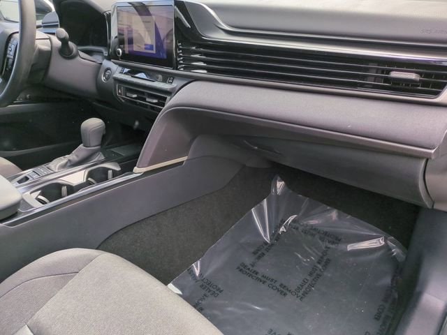 2025 Toyota Camry LE - Photo 18