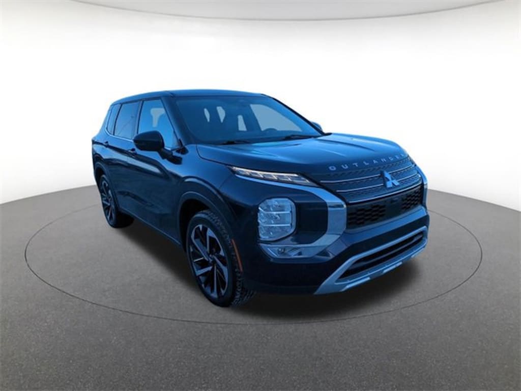 Used 2022 Mitsubishi Outlander SE Sport Utility