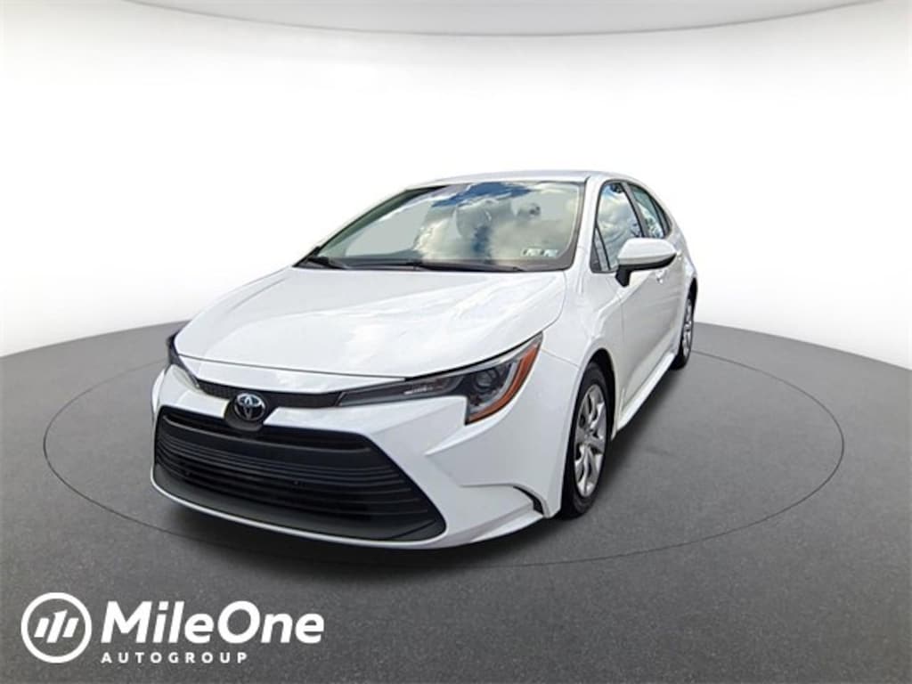 Used 2025 Toyota Corolla LE Sedan