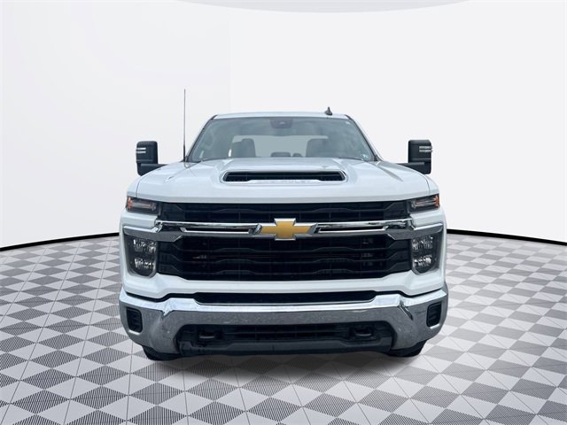 2024 Chevrolet Silverado 2500HD LT photo 2