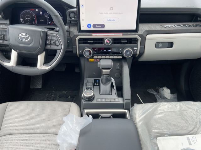 2025 Toyota Tacoma Limited - Photo 7