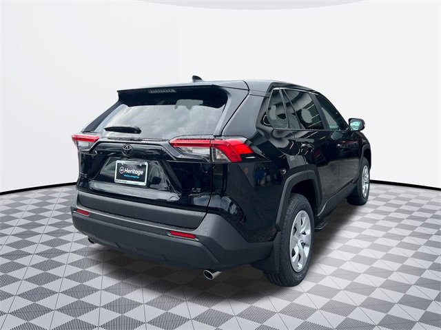 2025 Toyota RAV4 LE photo 4