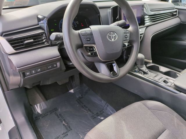 2025 Toyota Camry LE - Photo 10