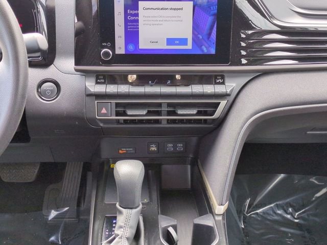 2025 Toyota Camry LE - Photo 14