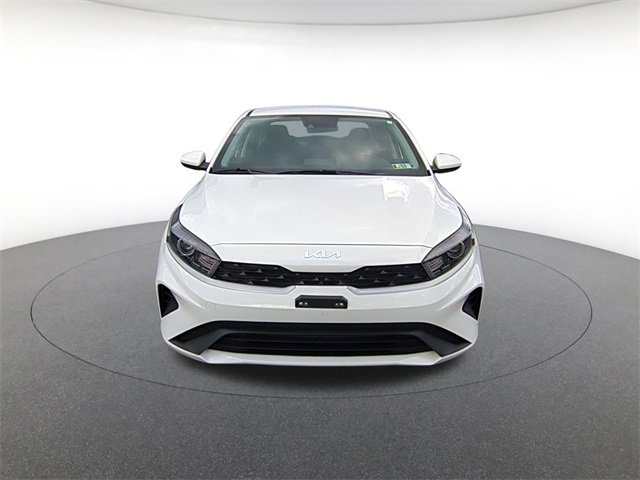 2023 Kia Forte LXS photo 2