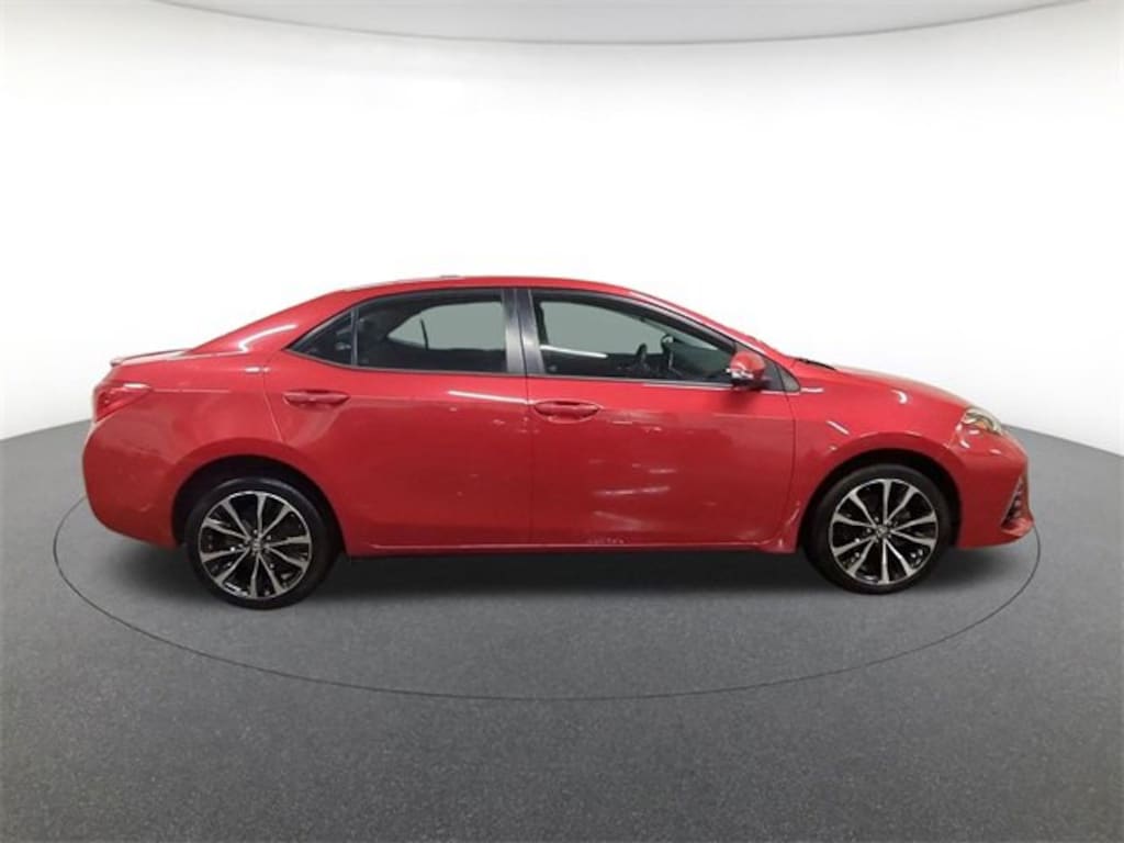 Used 2017 Toyota Corolla SE Sedan