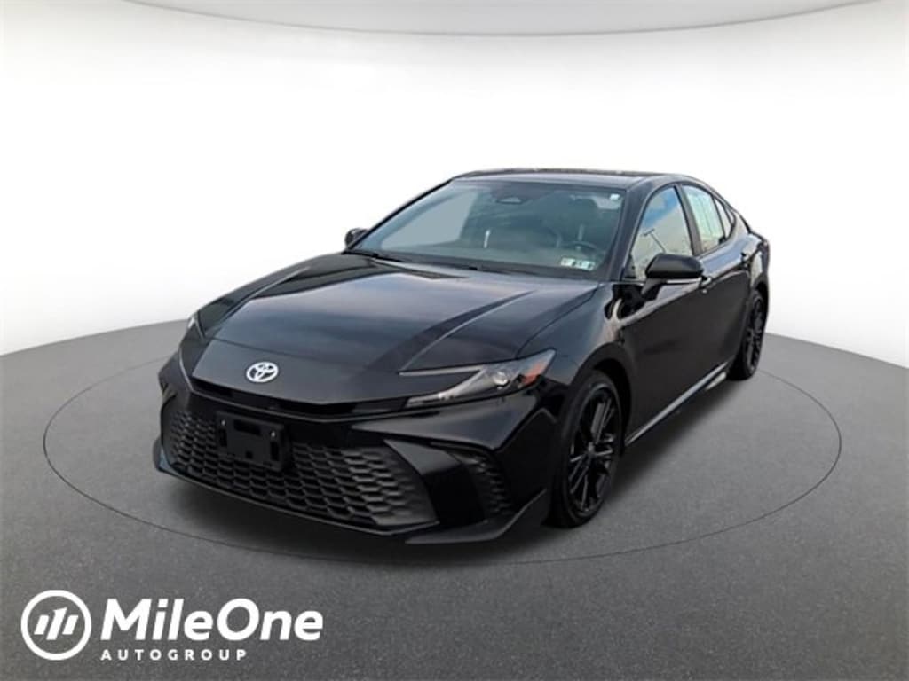 Used 2025 Toyota Camry SE Sedan