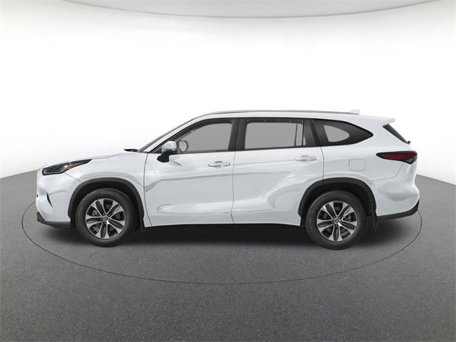 2026 Toyota Highlander XLE photo 2