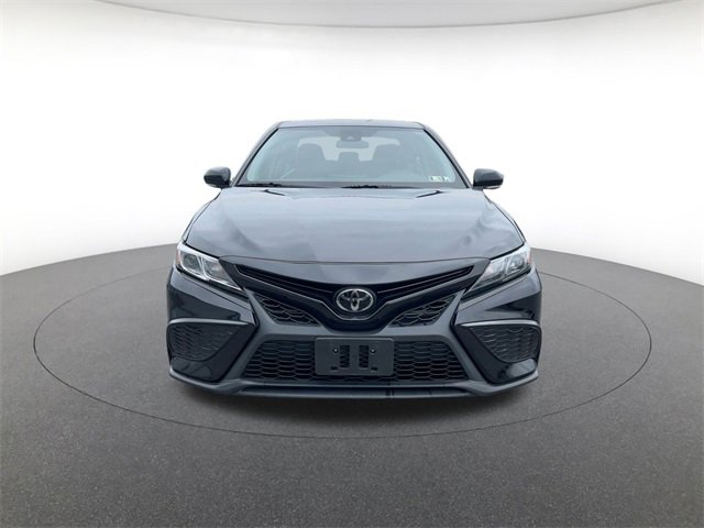 2022 Toyota Camry SE photo 2