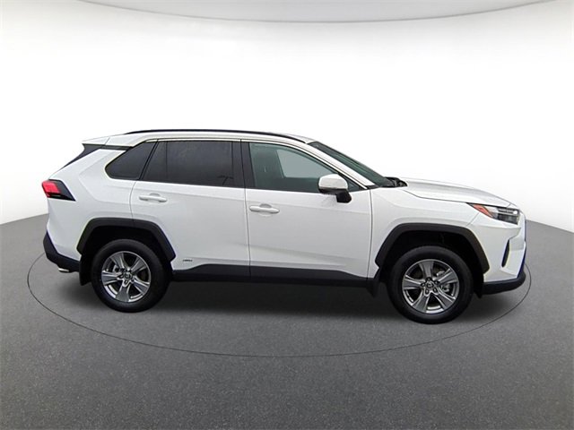 2025 Toyota RAV4 Hybrid XLE photo 4