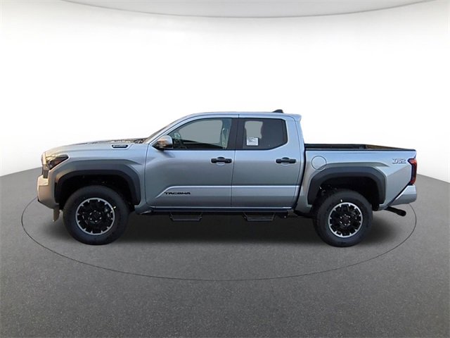 2025 Toyota Tacoma TRD Off-Road photo 2