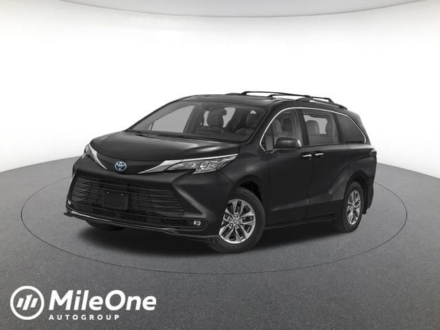 2026 Toyota Sienna XLE 8-Passenger Hybrid FWD's photo