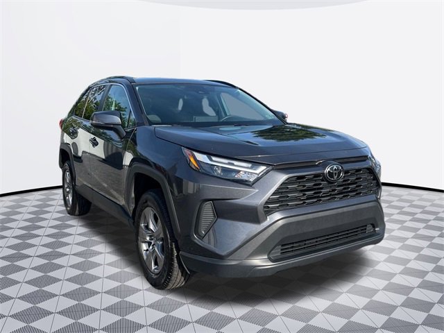 2024 Toyota RAV4 XLE photo 2
