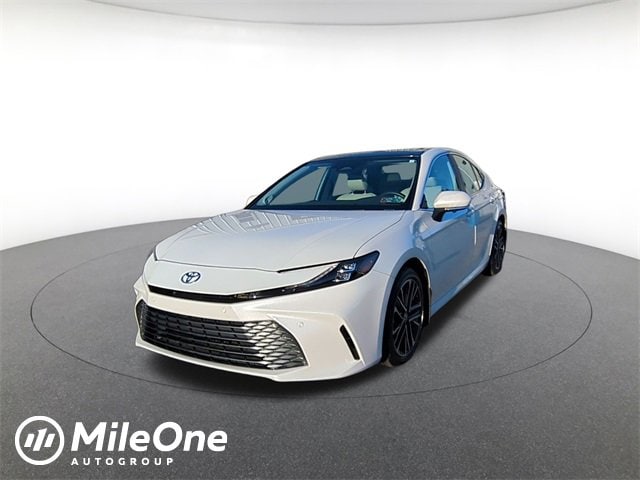 2025 Toyota Camry XLE's photo