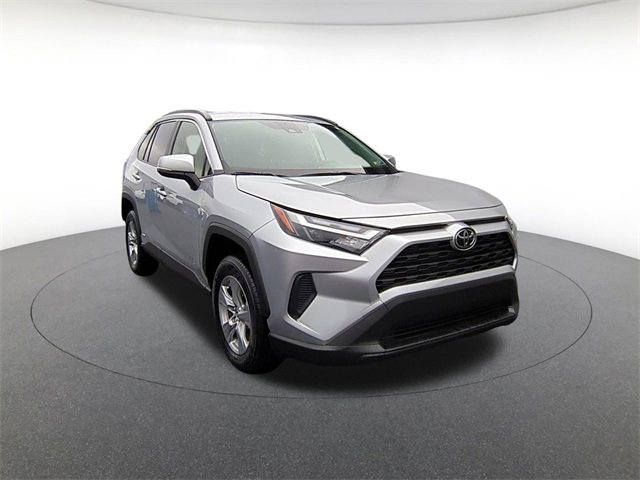 2025 Toyota RAV4 Hybrid XLE photo 3
