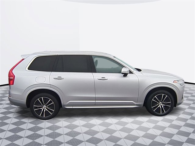 2020 Volvo XC90 T6 Momentum photo 4