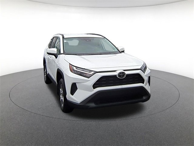 2025 Toyota RAV4 Hybrid XLE photo 3