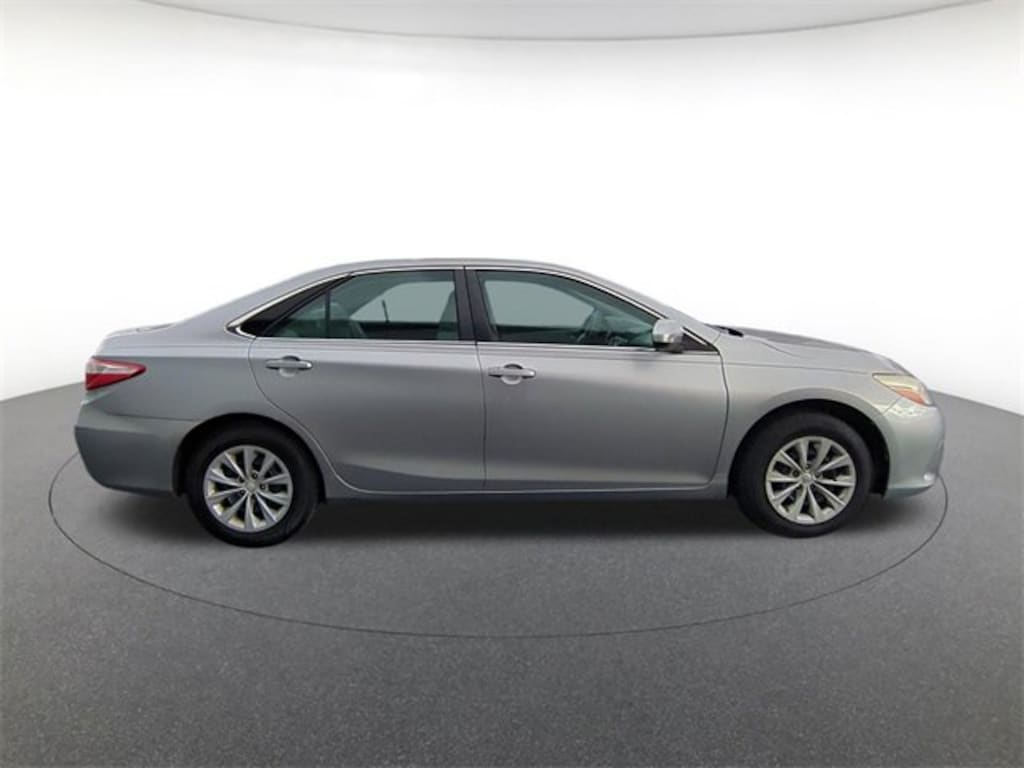 Used 2015 Toyota Camry LE Sedan
