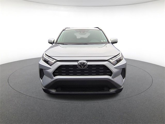 2025 Toyota RAV4 Hybrid XLE photo 2