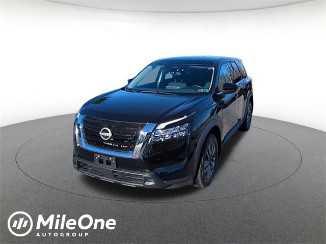 2024 Nissan Pathfinder S's photo