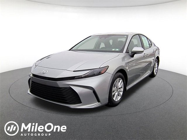2026 Toyota Camry LE's photo