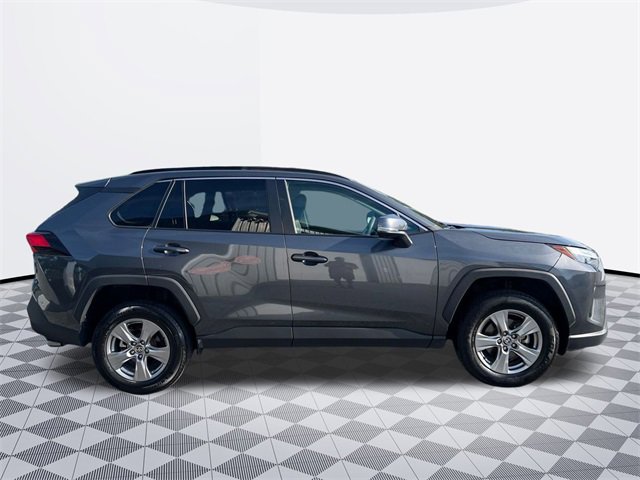 2024 Toyota RAV4 XLE photo 3