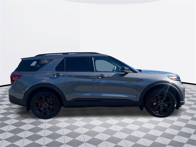 2023 Ford Explorer ST photo 3