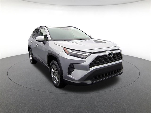2025 Toyota RAV4 Hybrid XLE photo 3