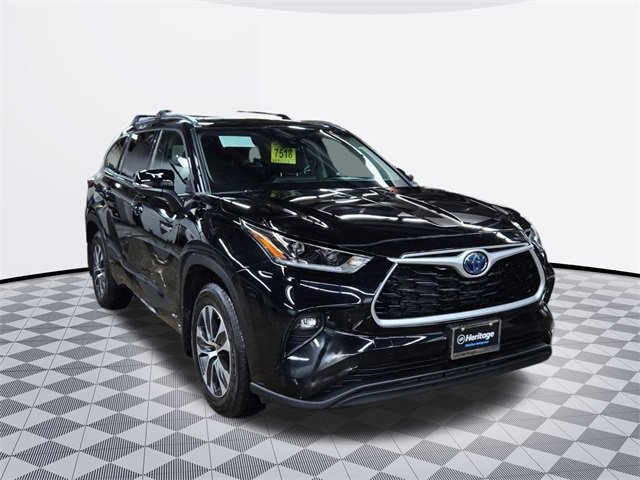 2021 Toyota Highlander Hybrid XLE Sport photo 3