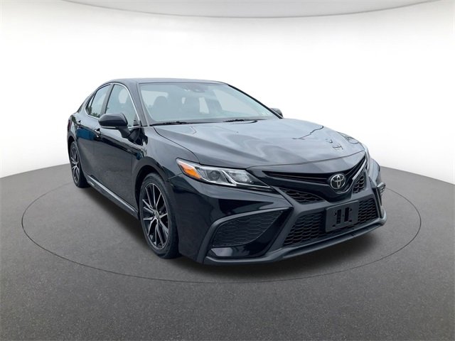2022 Toyota Camry SE photo 3