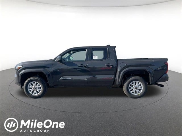 2025 Toyota Tacoma SR5's photo