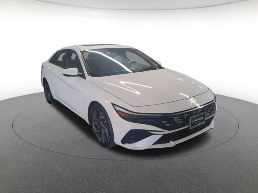 Used 2025 Hyundai Elantra SEL Convenience Sedan