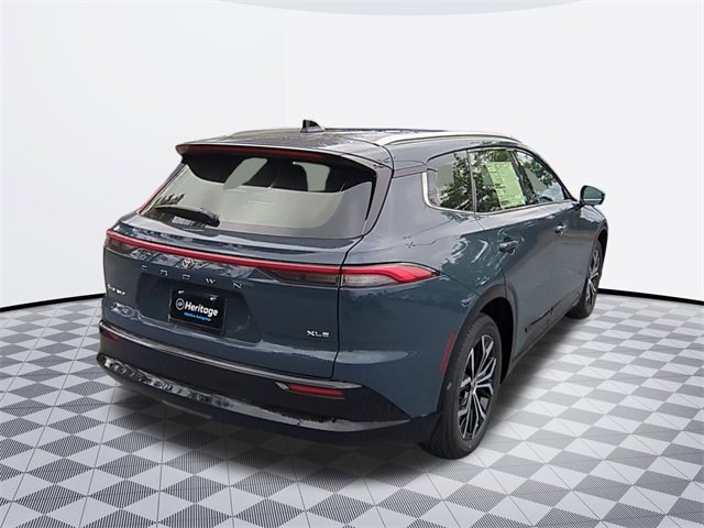 2025 Toyota Crown Signia XLE photo 4