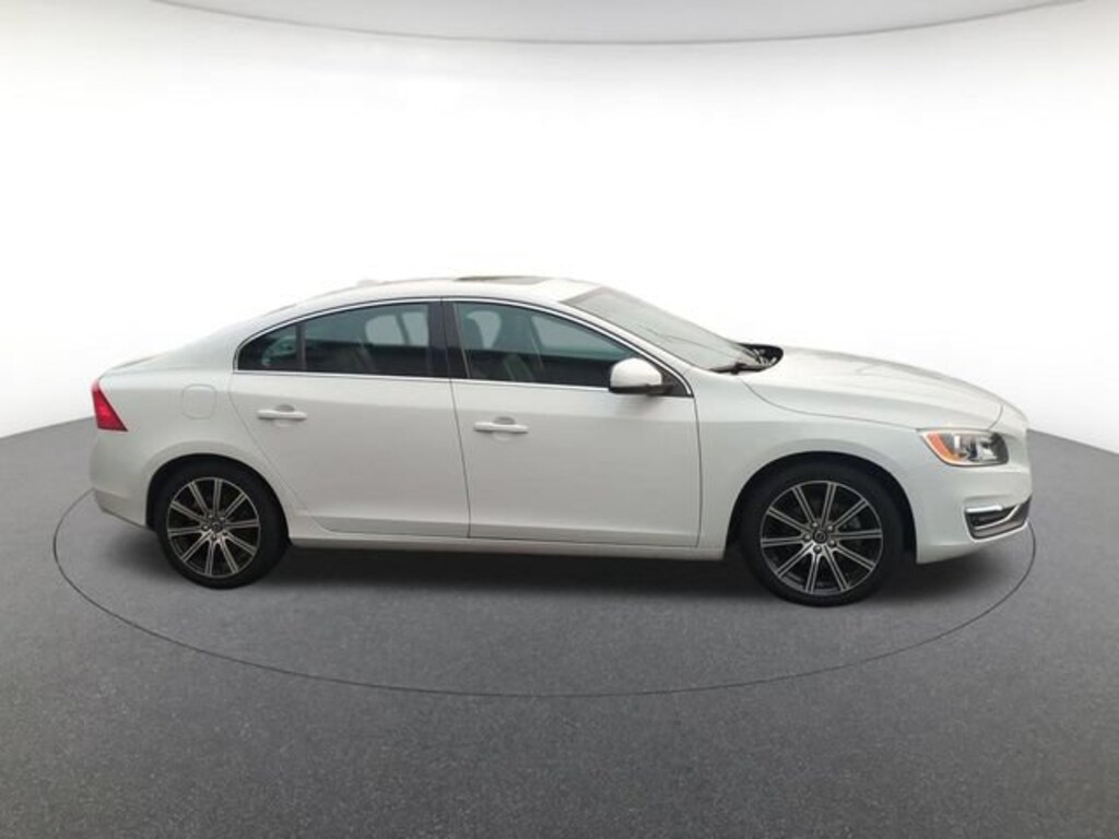 Used 2017 Volvo S60 Inscription T5 Sedan